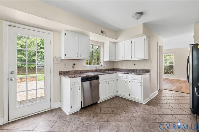8520 Lansdowne Rd, Henrico, VA 23229