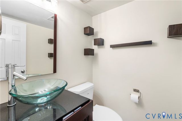 8520 Lansdowne Rd, Henrico, VA 23229