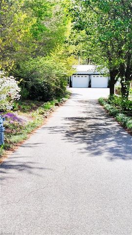 9825 Cherry Grove Road, Reidsville, NC 27320