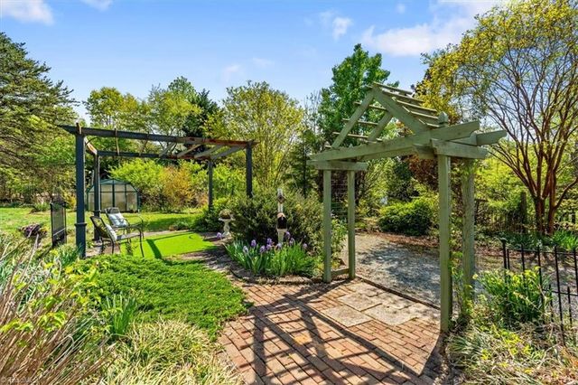 9825 Cherry Grove Road, Reidsville, NC 27320