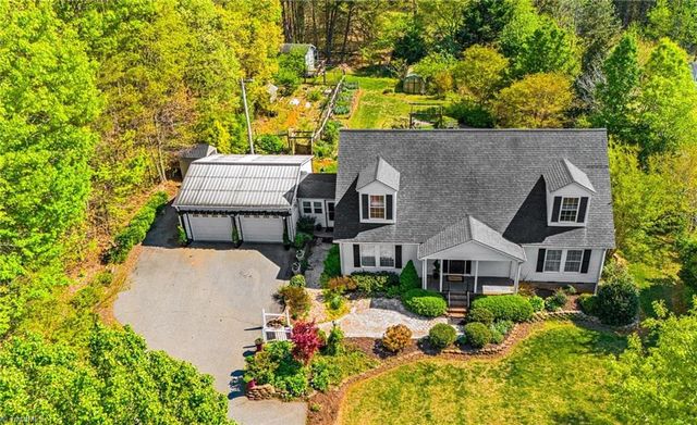 9825 Cherry Grove Road, Reidsville, NC 27320