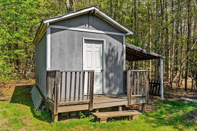 9825 Cherry Grove Road, Reidsville, NC 27320