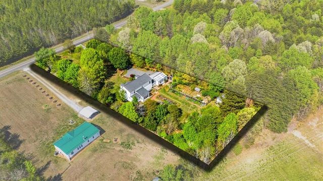 9825 Cherry Grove Road, Reidsville, NC 27320