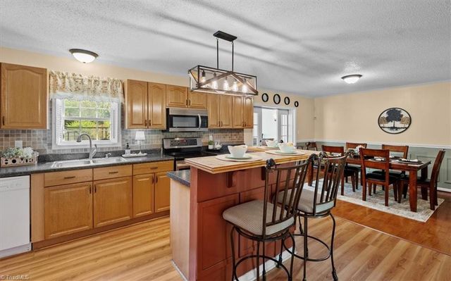 9825 Cherry Grove Road, Reidsville, NC 27320