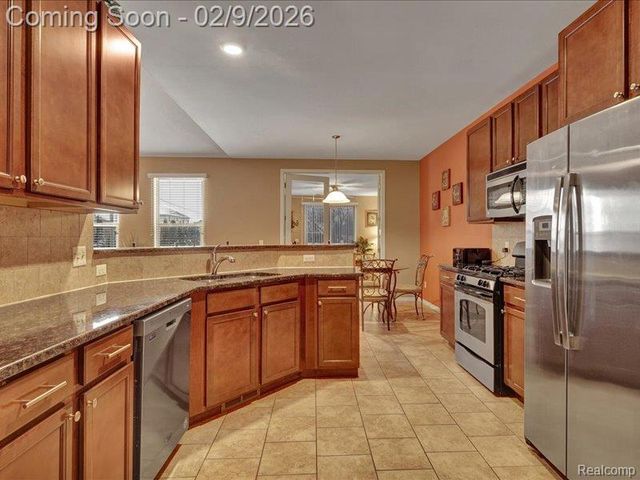 19201 N Grisham Drive E, Macomb Township, MI 48044