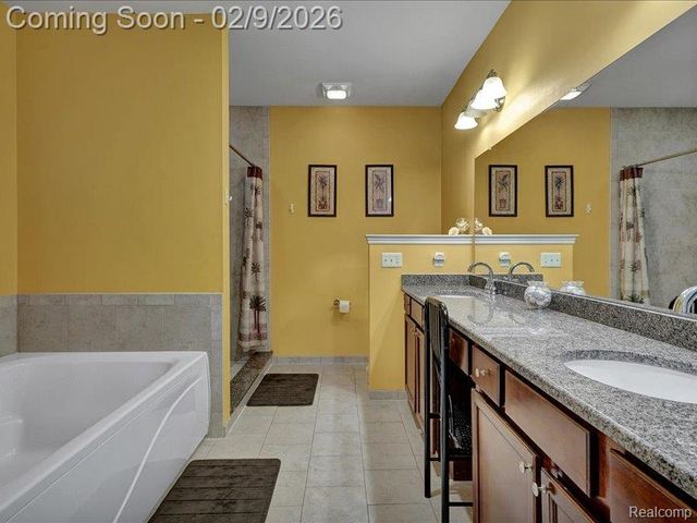 19201 N Grisham Drive E, Macomb Township, MI 48044