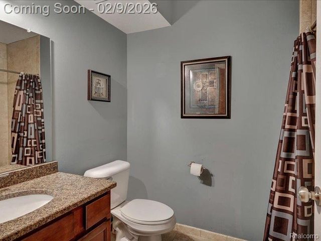 19201 N Grisham Drive E, Macomb Township, MI 48044