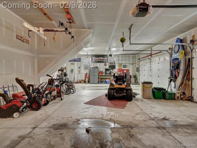 19201 N Grisham Drive E, Macomb Township, MI 48044