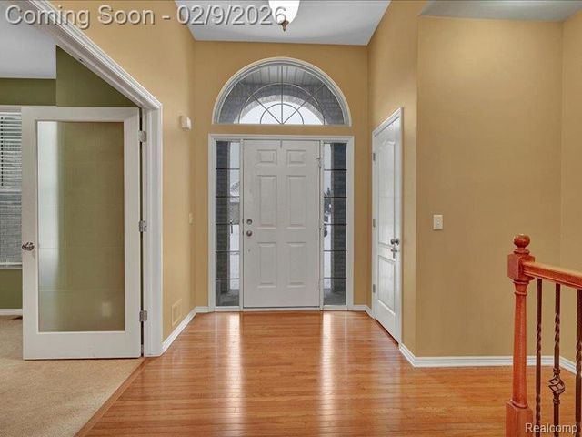 19201 N Grisham Drive E, Macomb Township, MI 48044