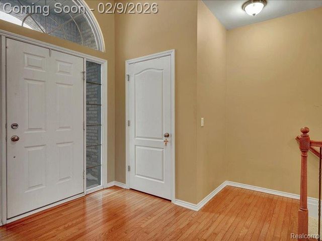 19201 N Grisham Drive E, Macomb Township, MI 48044