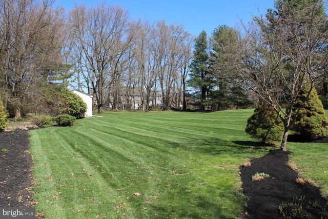 6 TIFFANY DR, Perkasie, PA 18944
