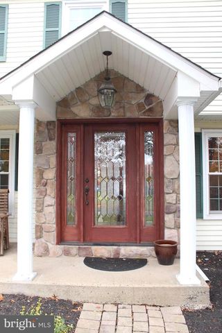 6 TIFFANY DR, Perkasie, PA 18944