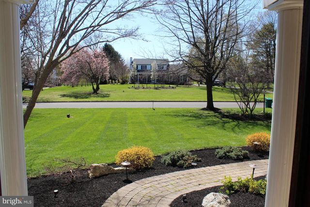 6 TIFFANY DR, Perkasie, PA 18944