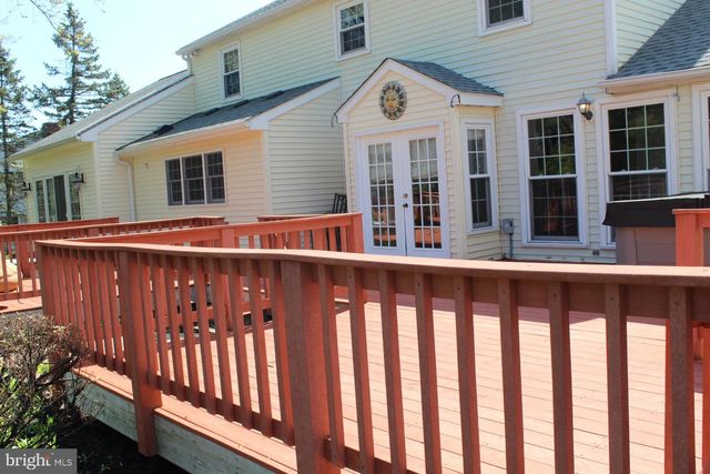 6 TIFFANY DR, Perkasie, PA 18944