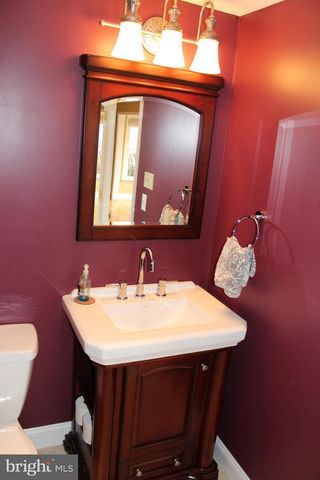 6 TIFFANY DR, Perkasie, PA 18944