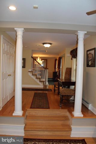 6 TIFFANY DR, Perkasie, PA 18944