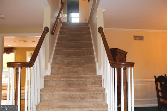 6 TIFFANY DR, Perkasie, PA 18944