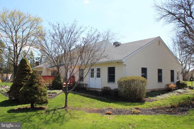 6 TIFFANY DR, Perkasie, PA 18944