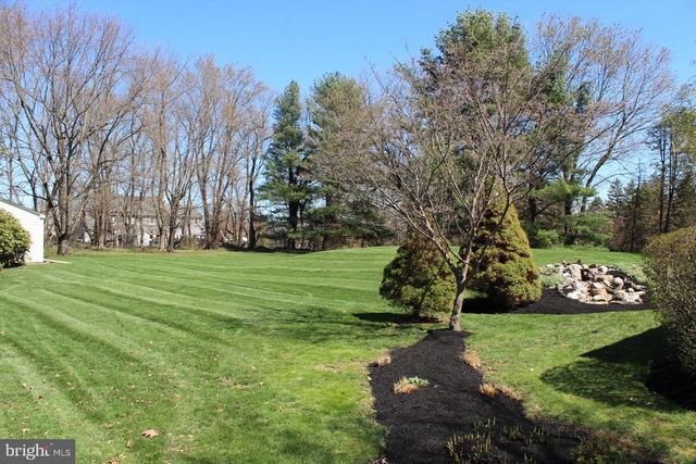 6 TIFFANY DR, Perkasie, PA 18944