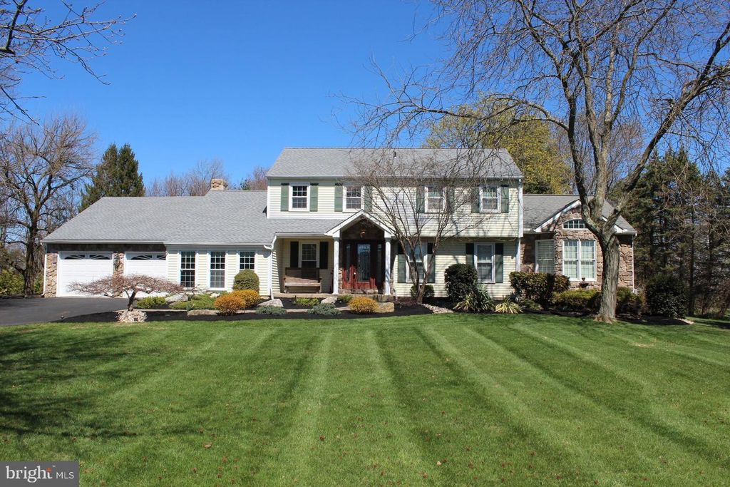 6 TIFFANY DR, Perkasie, PA 18944