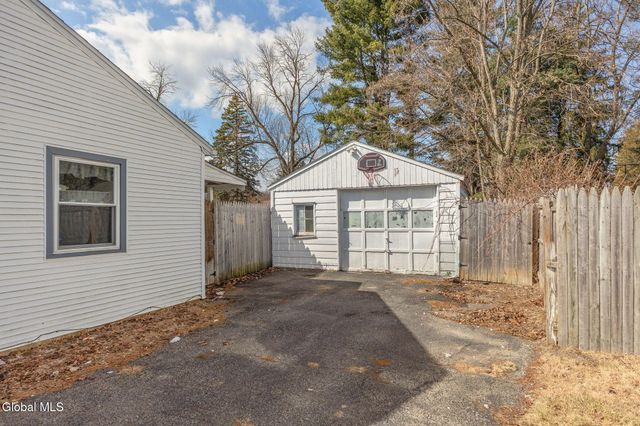 247 Chiswell Road, Schenectady, NY 12304