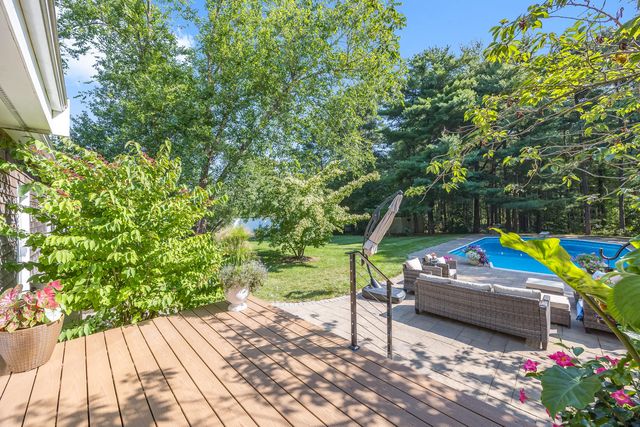 30 Fairview Lane, Plymouth, MA 02360