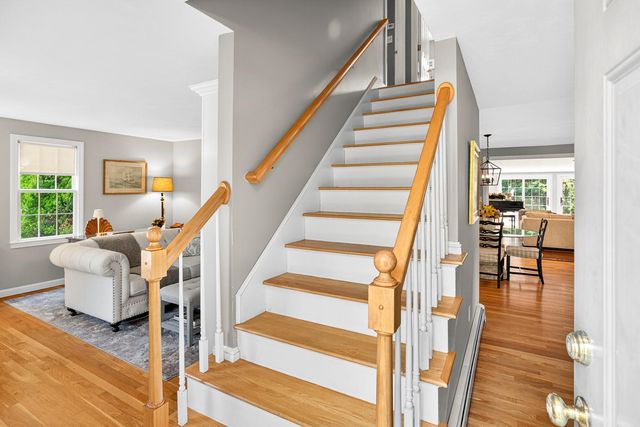 30 Fairview Lane, Plymouth, MA 02360