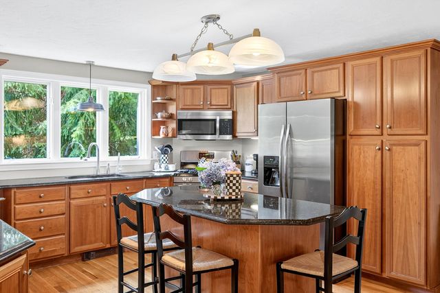 30 Fairview Lane, Plymouth, MA 02360