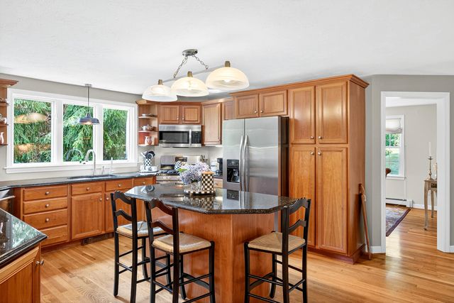 30 Fairview Lane, Plymouth, MA 02360