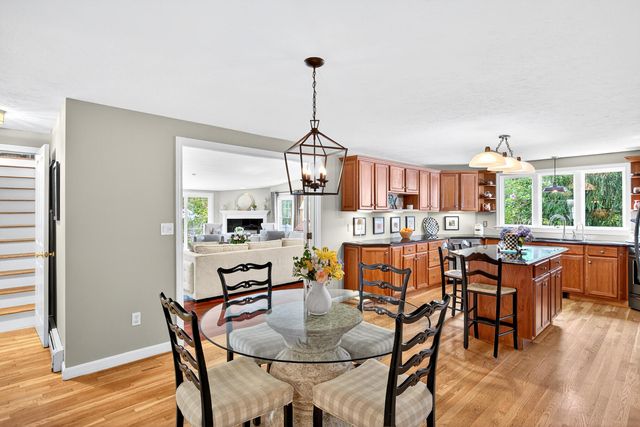 30 Fairview Lane, Plymouth, MA 02360