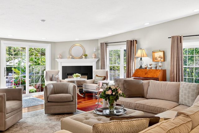 30 Fairview Lane, Plymouth, MA 02360