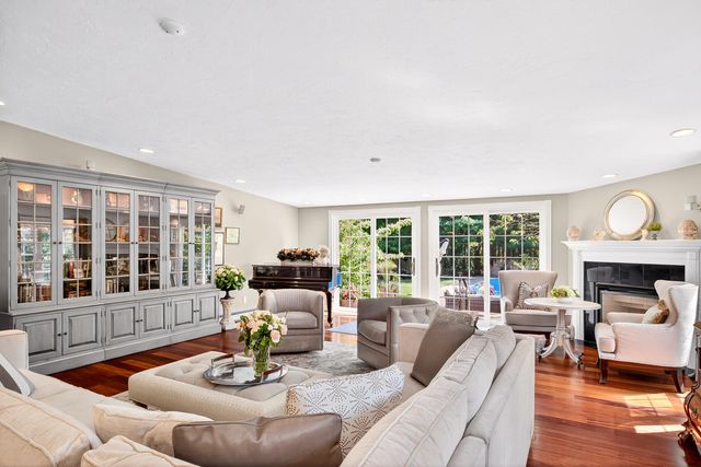 30 Fairview Lane, Plymouth, MA 02360