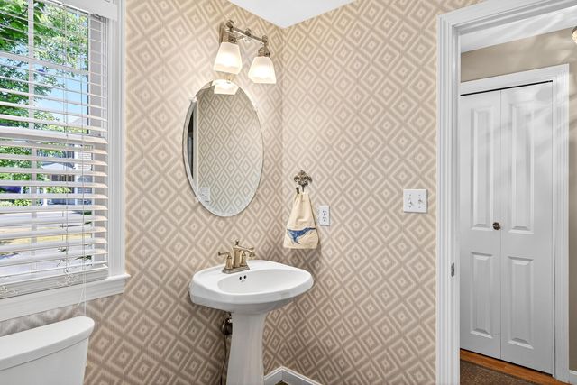 30 Fairview Lane, Plymouth, MA 02360