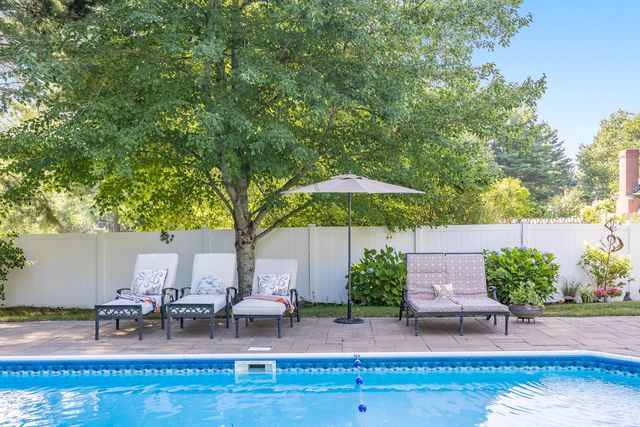 30 Fairview Lane, Plymouth, MA 02360
