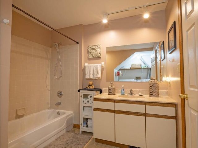 1362 W 94th Court, Crown Point, IN 46307