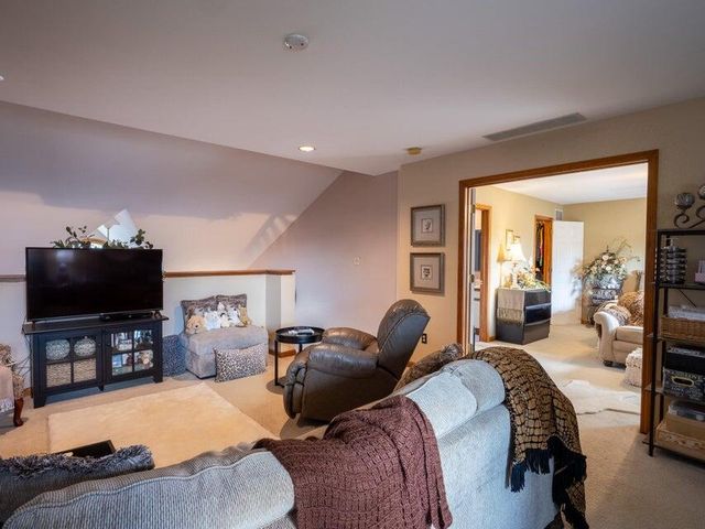 1362 W 94th Court, Crown Point, IN 46307