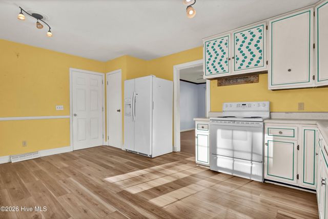 3533 Middle Sound Loop Road, Wilmington, NC 28411