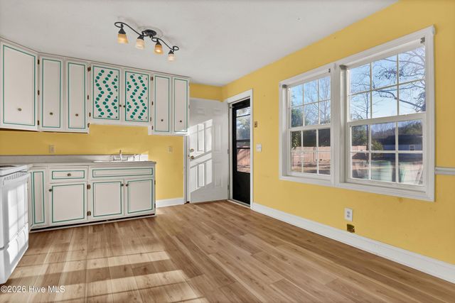 3533 Middle Sound Loop Road, Wilmington, NC 28411