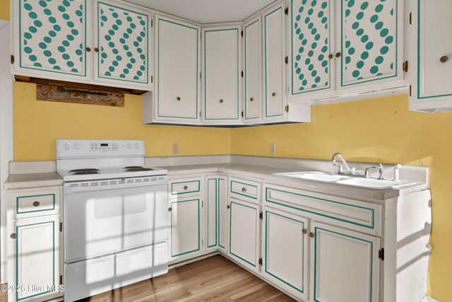 3533 Middle Sound Loop Road, Wilmington, NC 28411