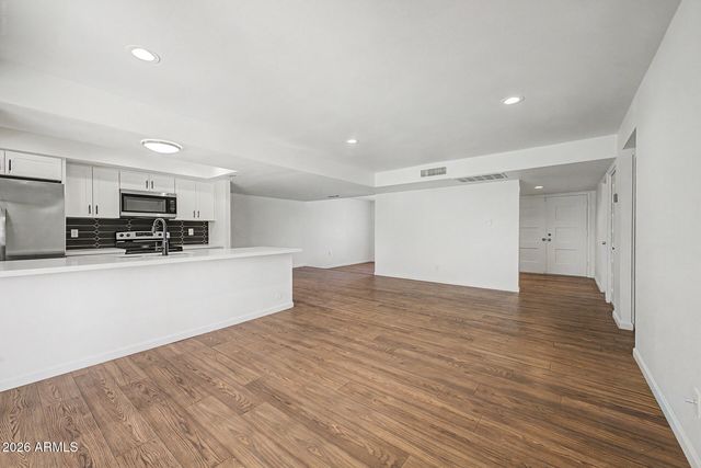 5513 W TIERRA BUENA Lane, Glendale, AZ 85306