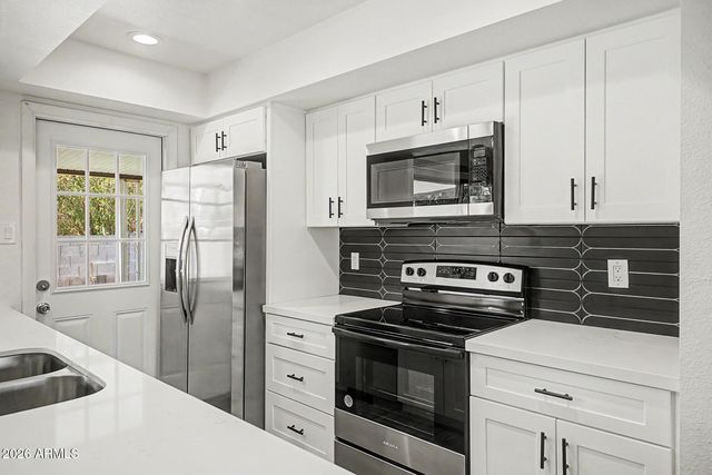 5513 W TIERRA BUENA Lane, Glendale, AZ 85306