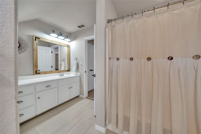 192 County Road 3133, Decatur, TX 76234