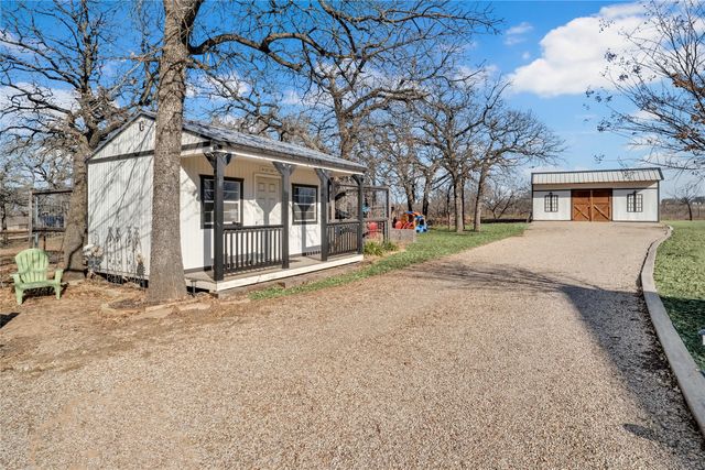192 County Road 3133, Decatur, TX 76234