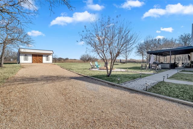 192 County Road 3133, Decatur, TX 76234