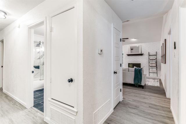 318 Creekmeadow Lane, Lewisville, TX 75067