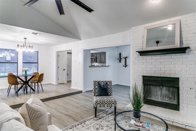 318 Creekmeadow Lane, Lewisville, TX 75067