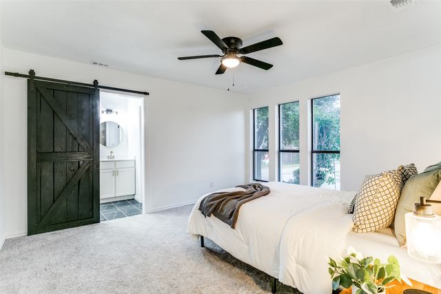 318 Creekmeadow Lane, Lewisville, TX 75067