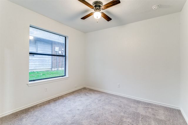 318 Creekmeadow Lane, Lewisville, TX 75067