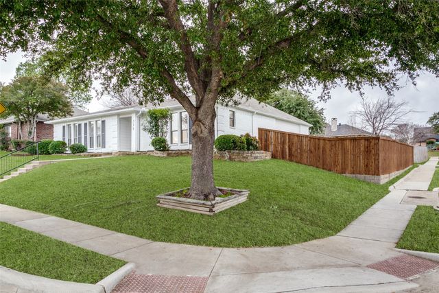 318 Creekmeadow Lane, Lewisville, TX 75067