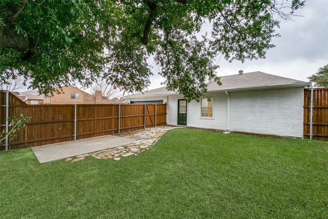 318 Creekmeadow Lane, Lewisville, TX 75067